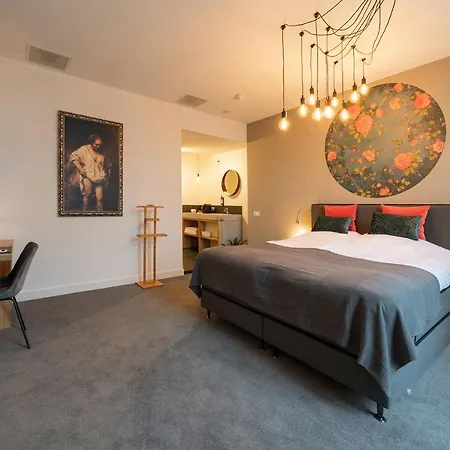 Boutique & Brasserie De Heerlyckheid *