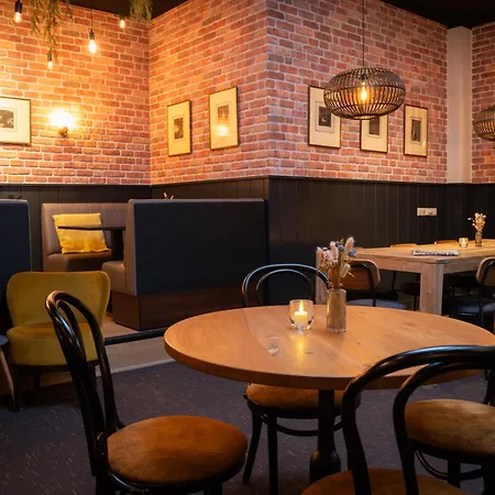 Boutique & Brasserie De Heerlyckheid Hotel *