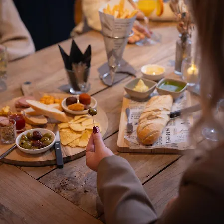 Boutique & Brasserie De Heerlyckheid